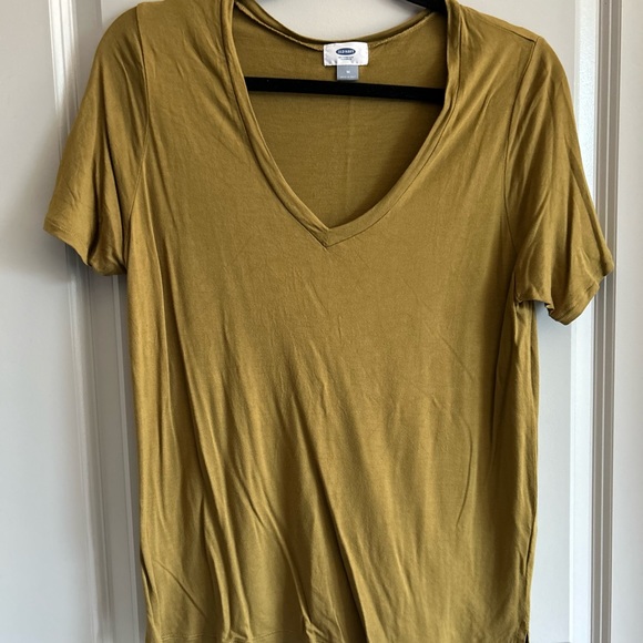 Olive Green Old Navy T Shirt - Picture 2 of 3